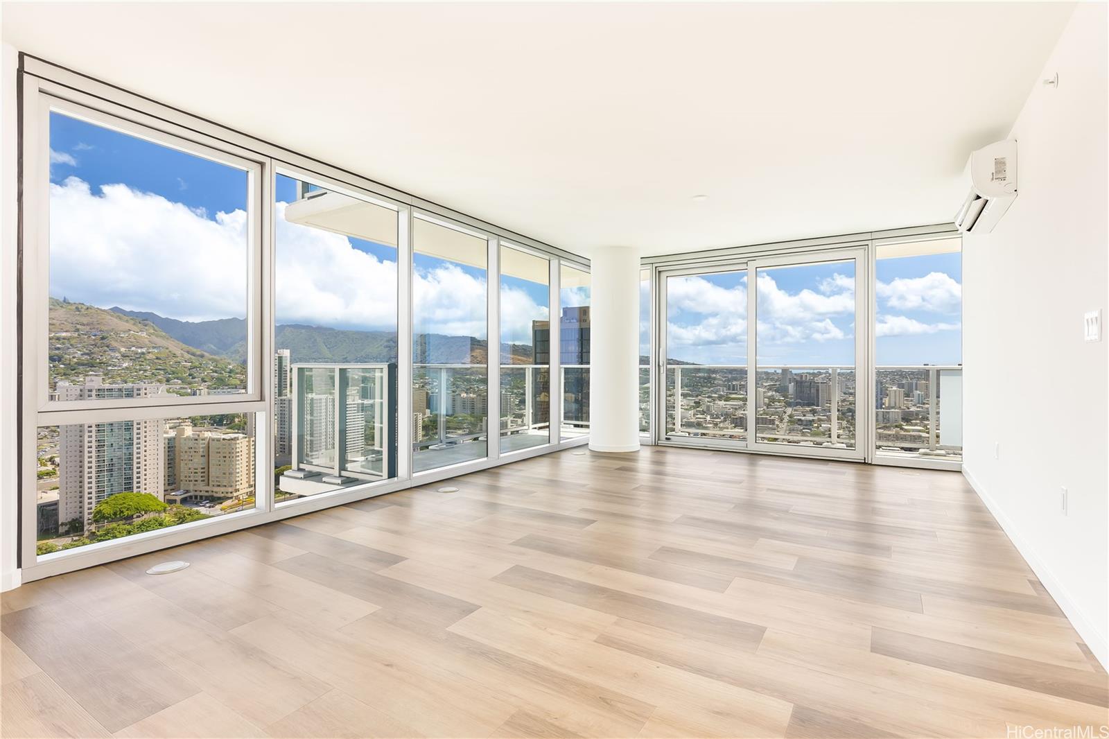 The Park on Keeaumoku condo # 3301R, Honolulu, Hawaii - photo 2 of 25