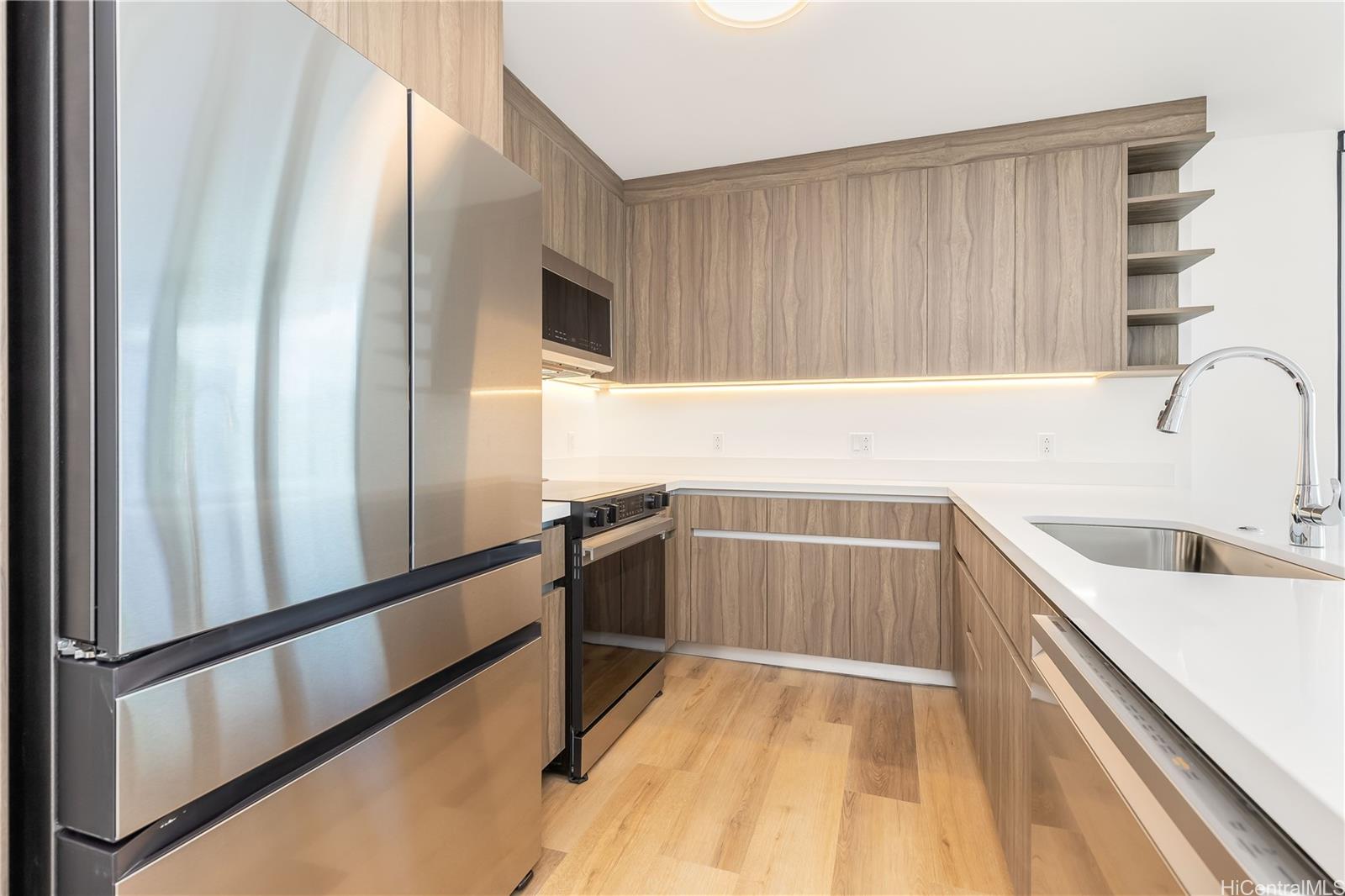 The Park on Keeaumoku condo # 3301R, Honolulu, Hawaii - photo 9 of 25