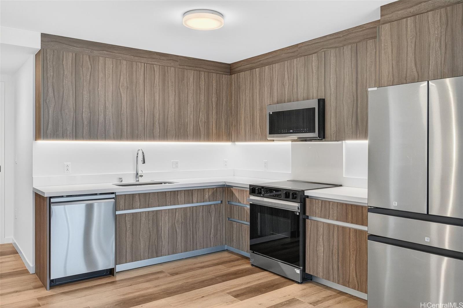 1500 Rycroft St Honolulu - Rental - photo 4 of 25