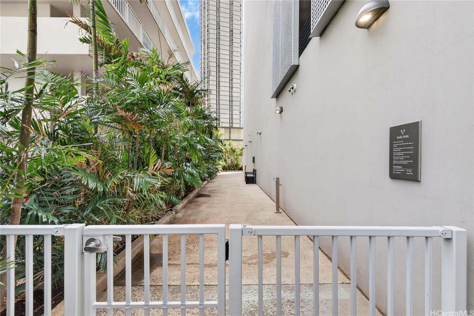 1500 Rycroft St Honolulu - Rental - photo 21 of 25