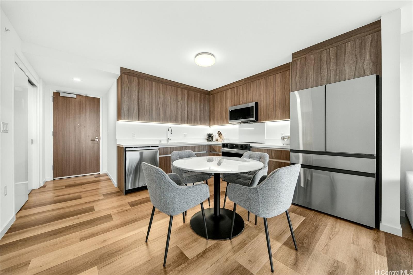 1500 Rycroft St Honolulu - Rental - photo 4 of 25