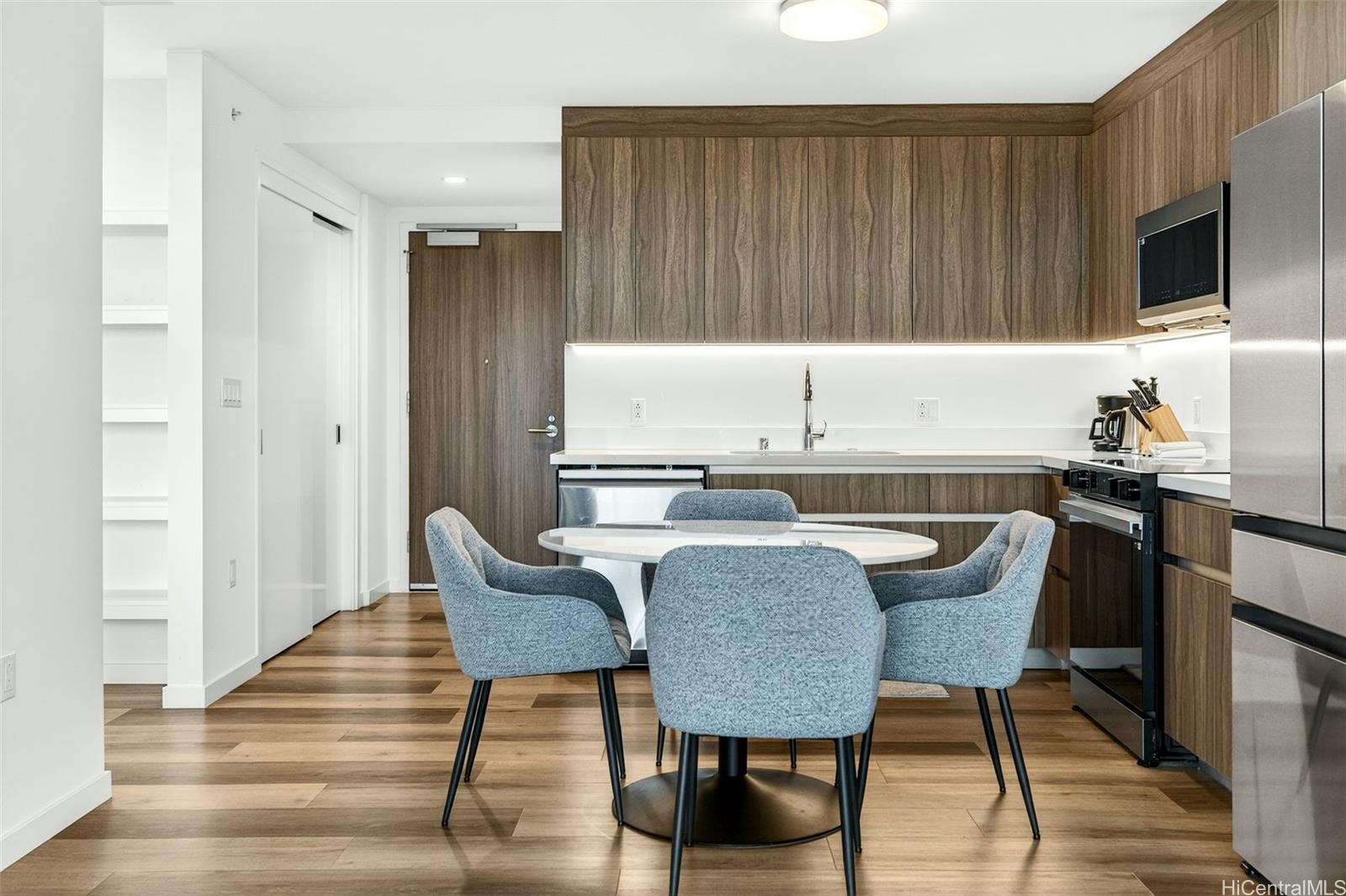 1500 Rycroft St Honolulu - Rental - photo 6 of 25