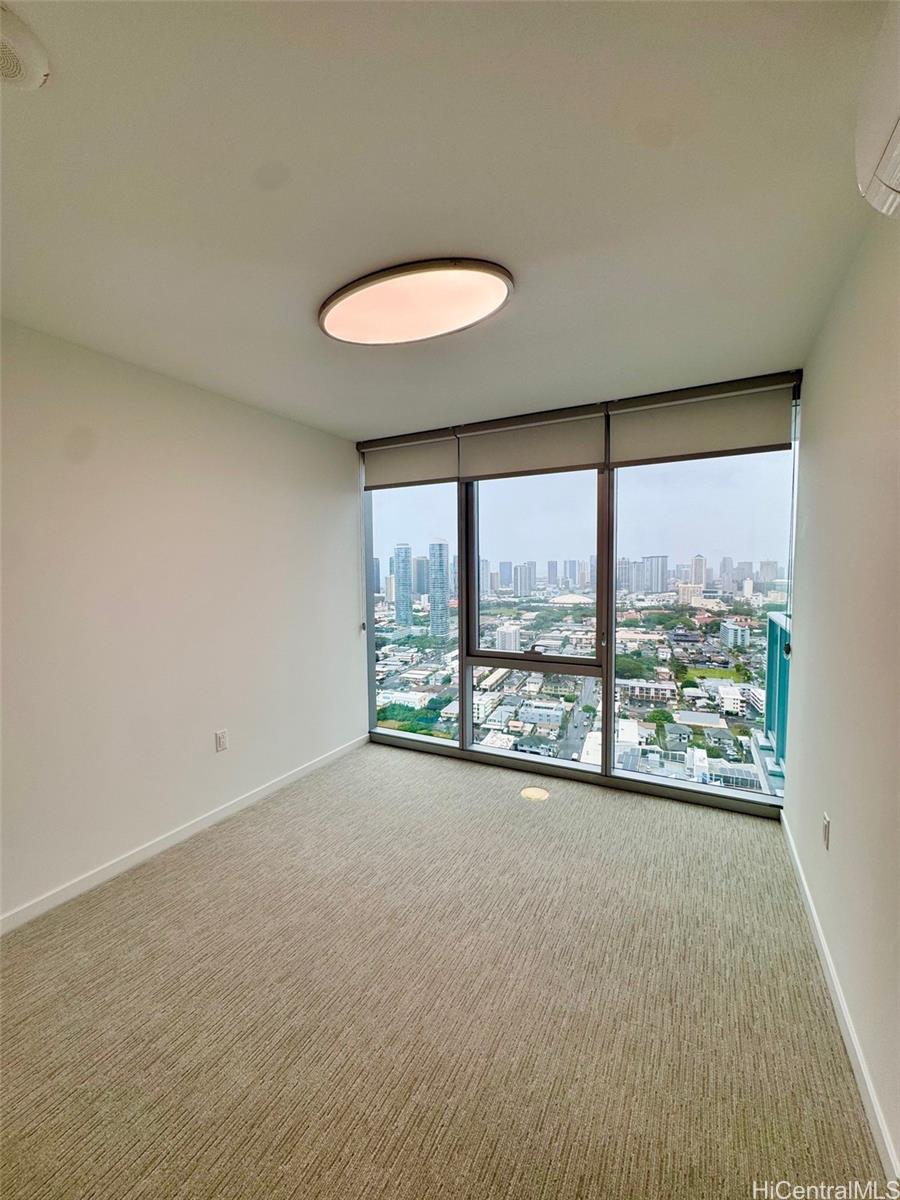 1500 Rycroft Street Honolulu - Rental - photo 6 of 9