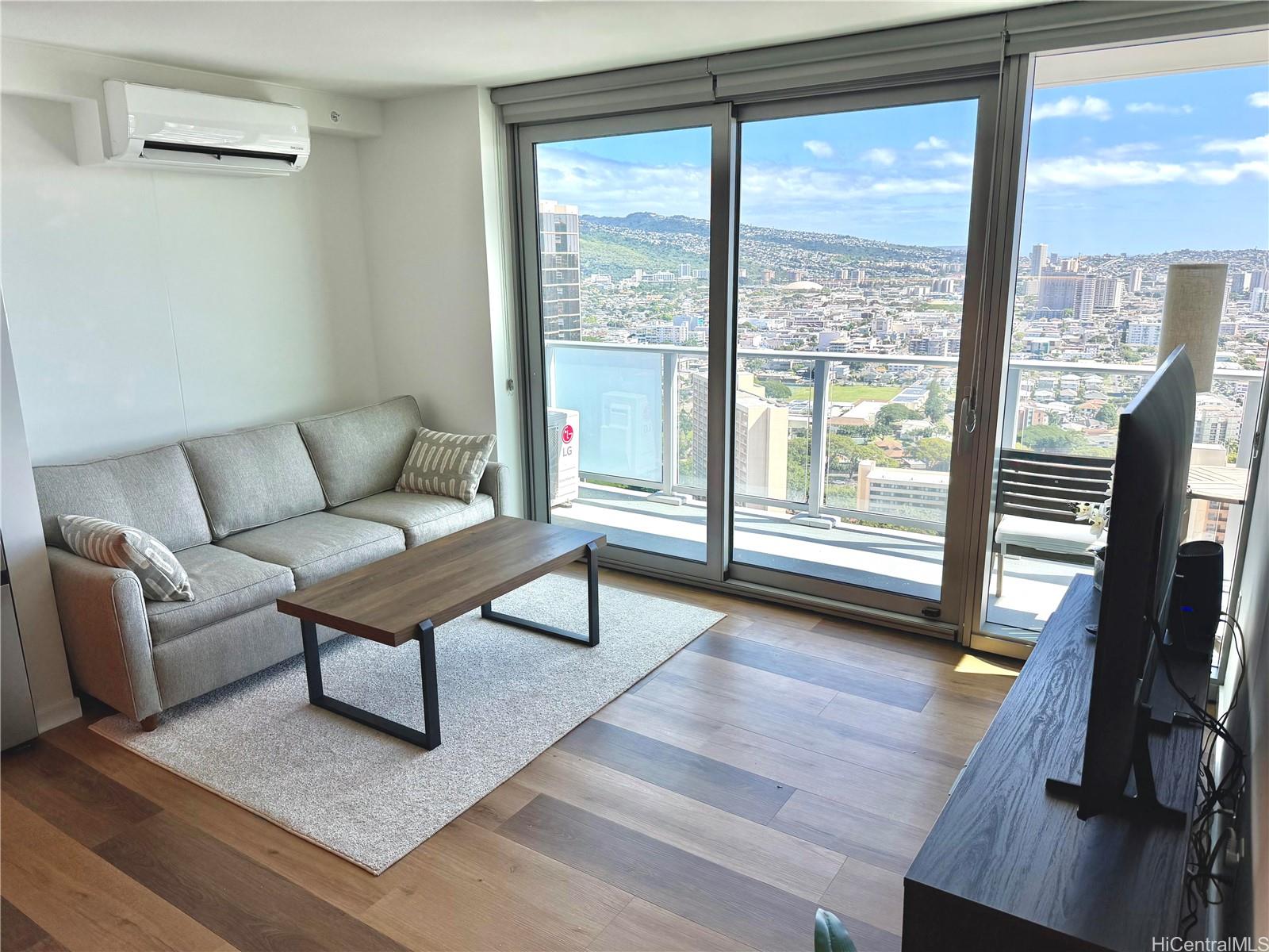 1500 Rycroft St Honolulu - Rental - photo 2 of 25