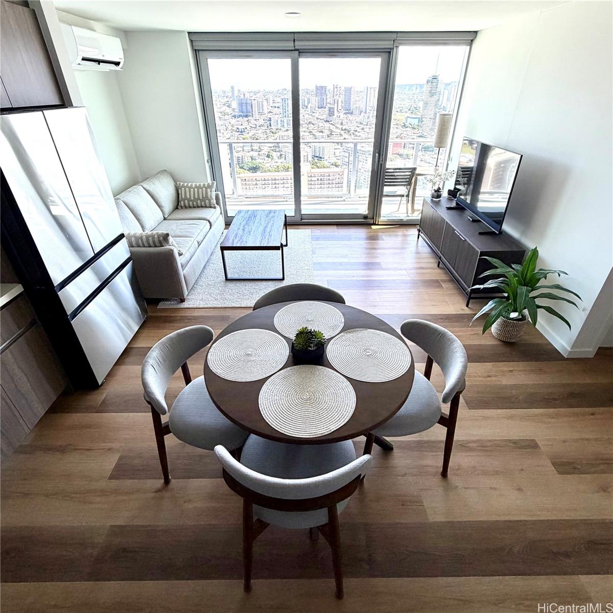 1500 Rycroft St Honolulu - Rental - photo 3 of 25