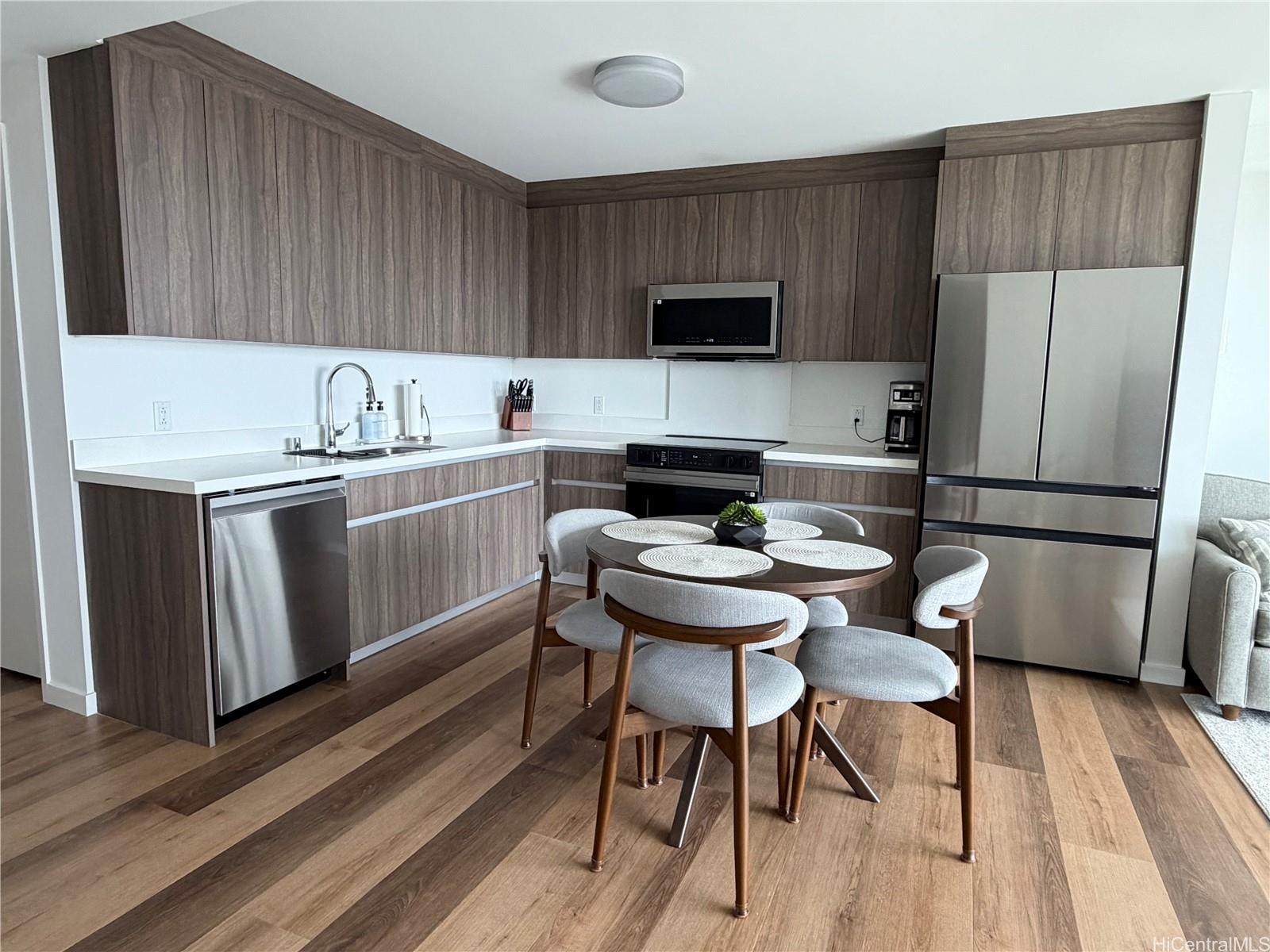 1500 Rycroft St Honolulu - Rental - photo 4 of 25