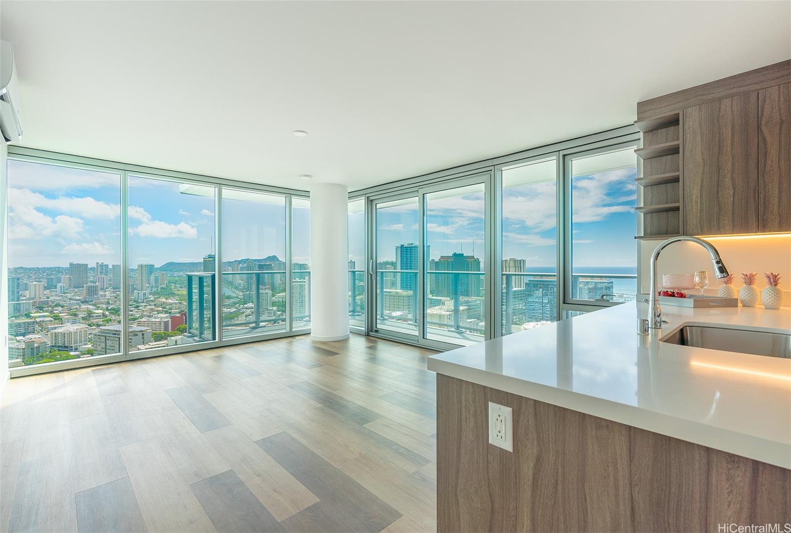 The Park on Keeaumoku condo # 3419R, Honolulu, Hawaii - photo 3 of 25