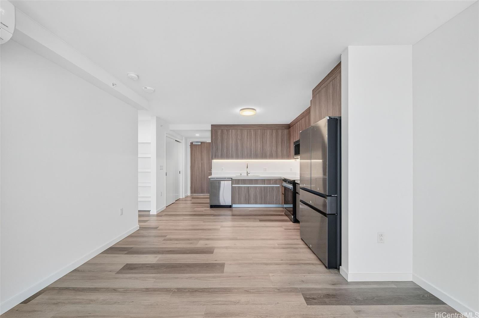 1500 Rycroft St Honolulu - Rental - photo 3 of 24