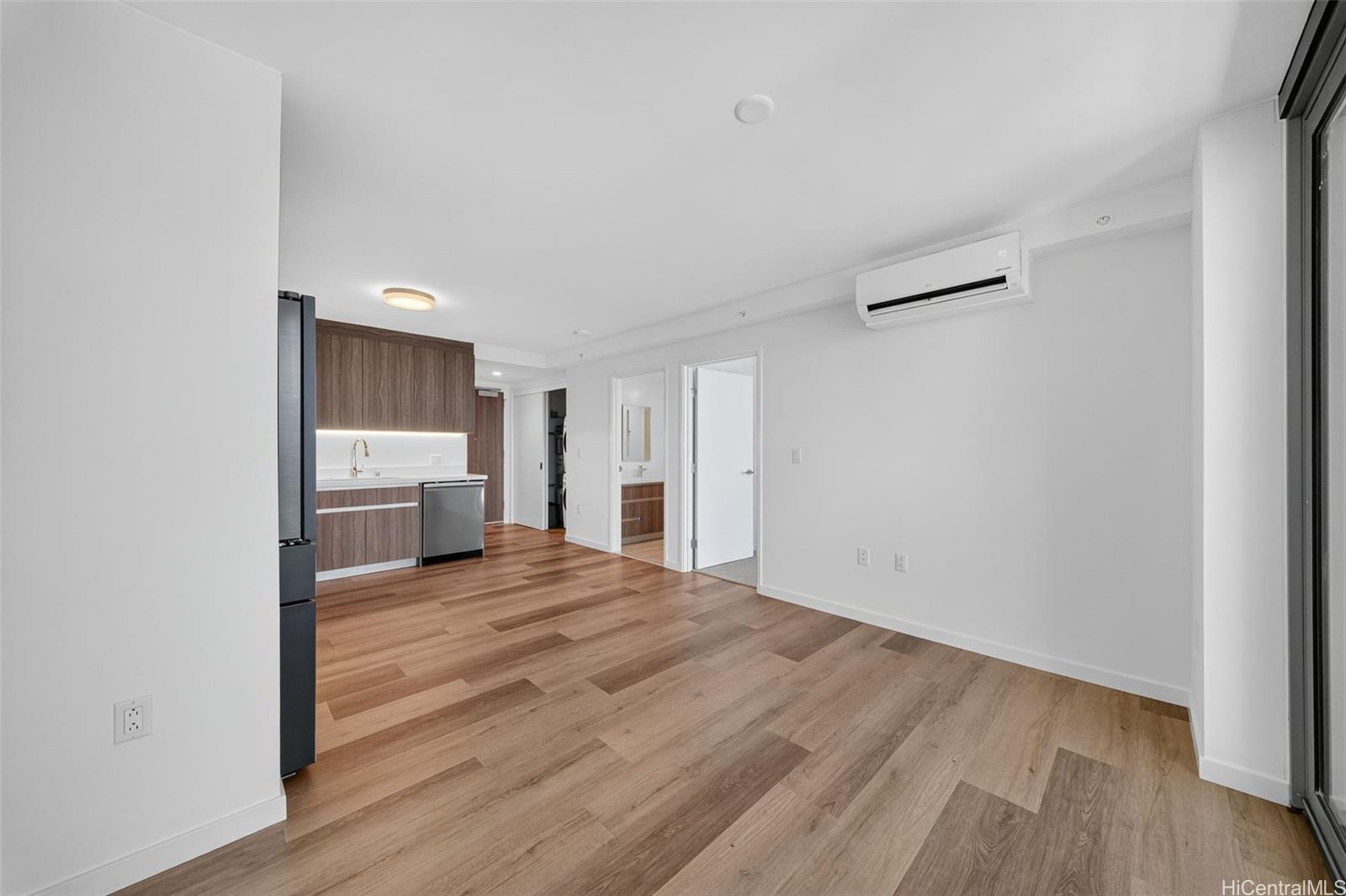 1500 Rycroft Street Honolulu - Rental - photo 4 of 25