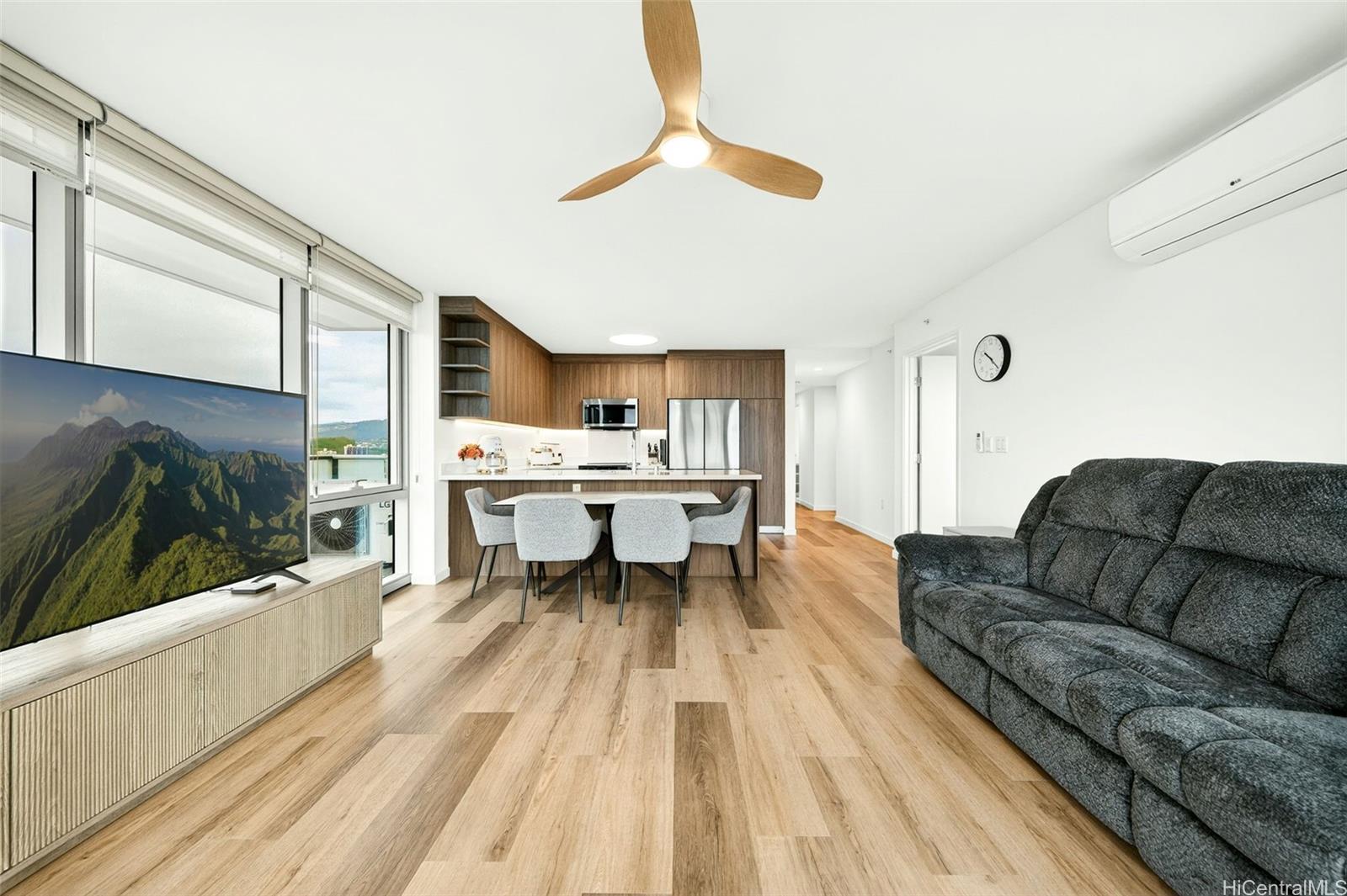 1500 Rycroft Street Honolulu - Rental - photo 2 of 25