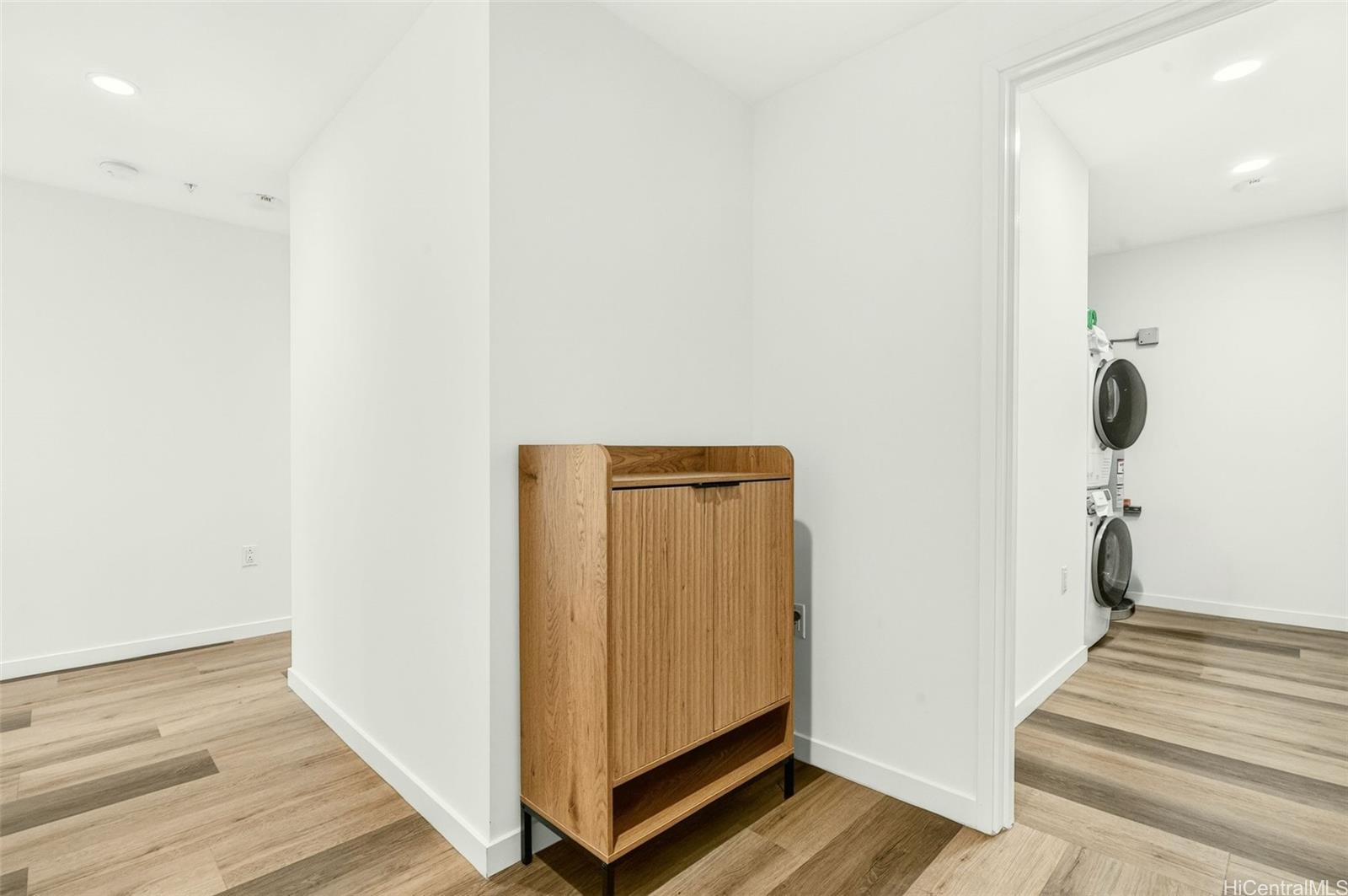 1500 Rycroft Street Honolulu - Rental - photo 15 of 25