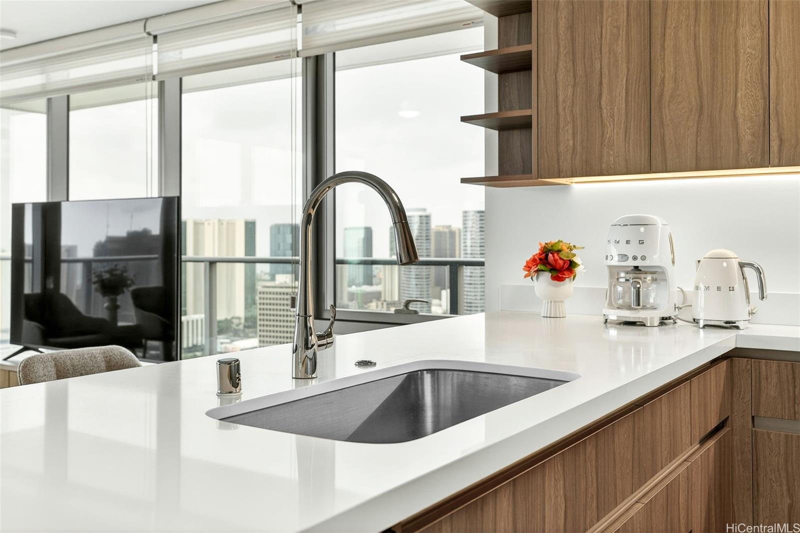 1500 Rycroft Street Honolulu - Rental - photo 6 of 25