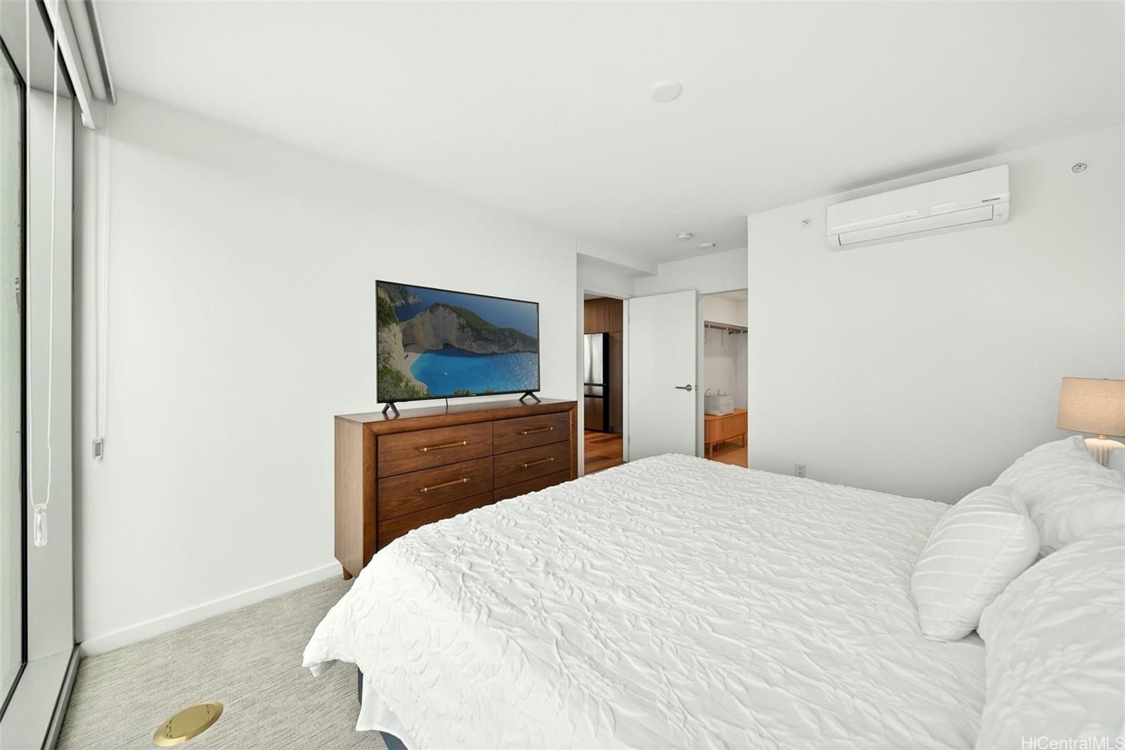 1500 Rycroft Street Honolulu - Rental - photo 8 of 25