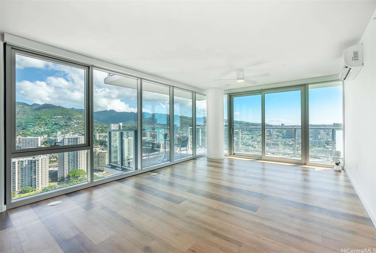 The Park on Keeaumoku condo # 3701R, Honolulu, Hawaii - photo 2 of 24