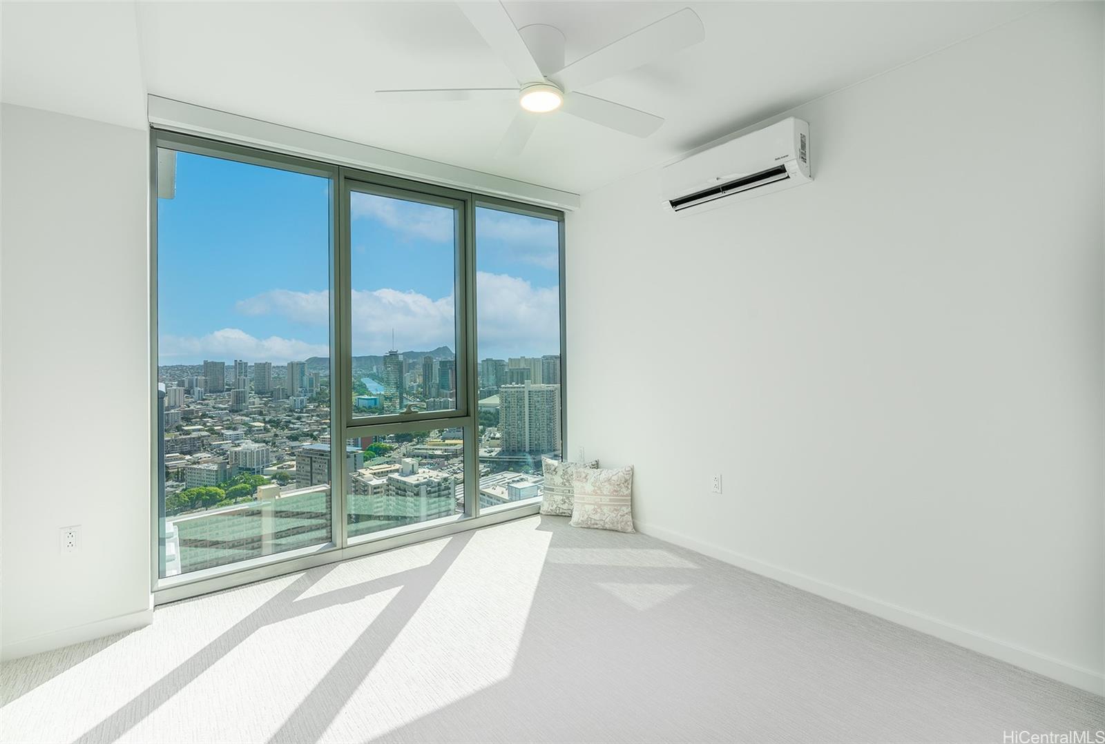 The Park on Keeaumoku condo # 3701R, Honolulu, Hawaii - photo 13 of 25