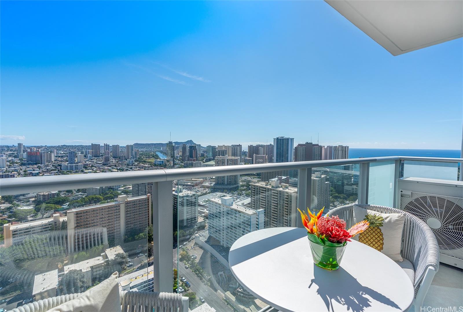 The Park on Keeaumoku condo # 3701R, Honolulu, Hawaii - photo 15 of 24