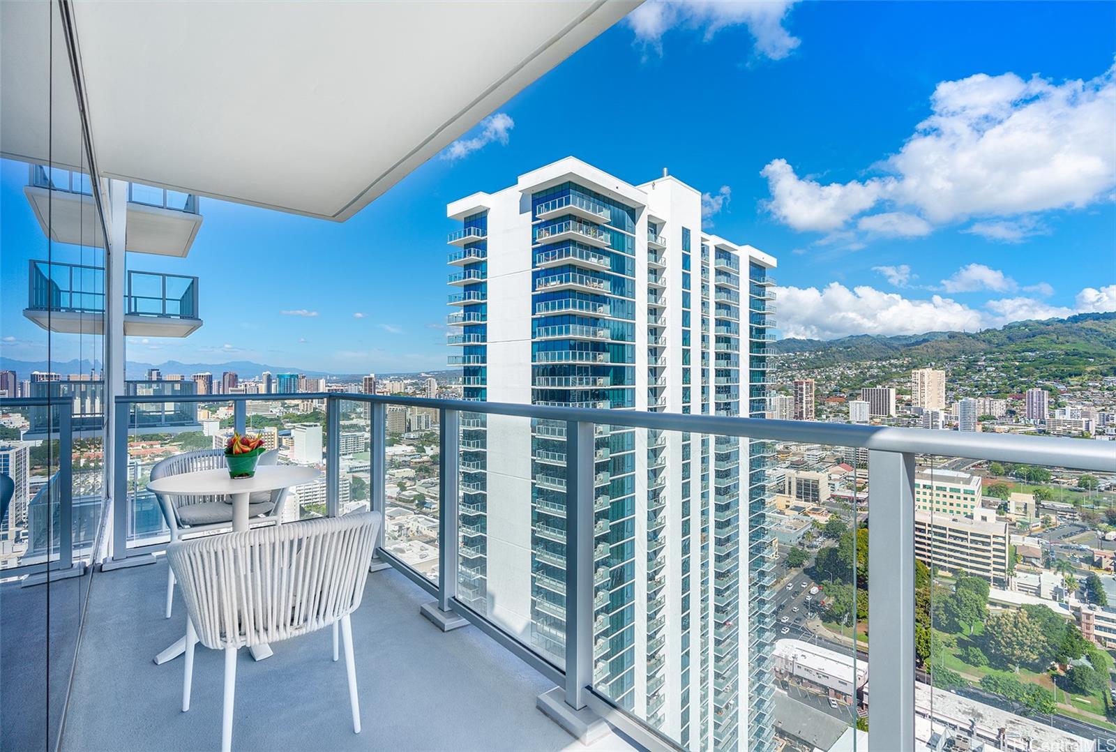 The Park on Keeaumoku condo # 3701R, Honolulu, Hawaii - photo 20 of 25