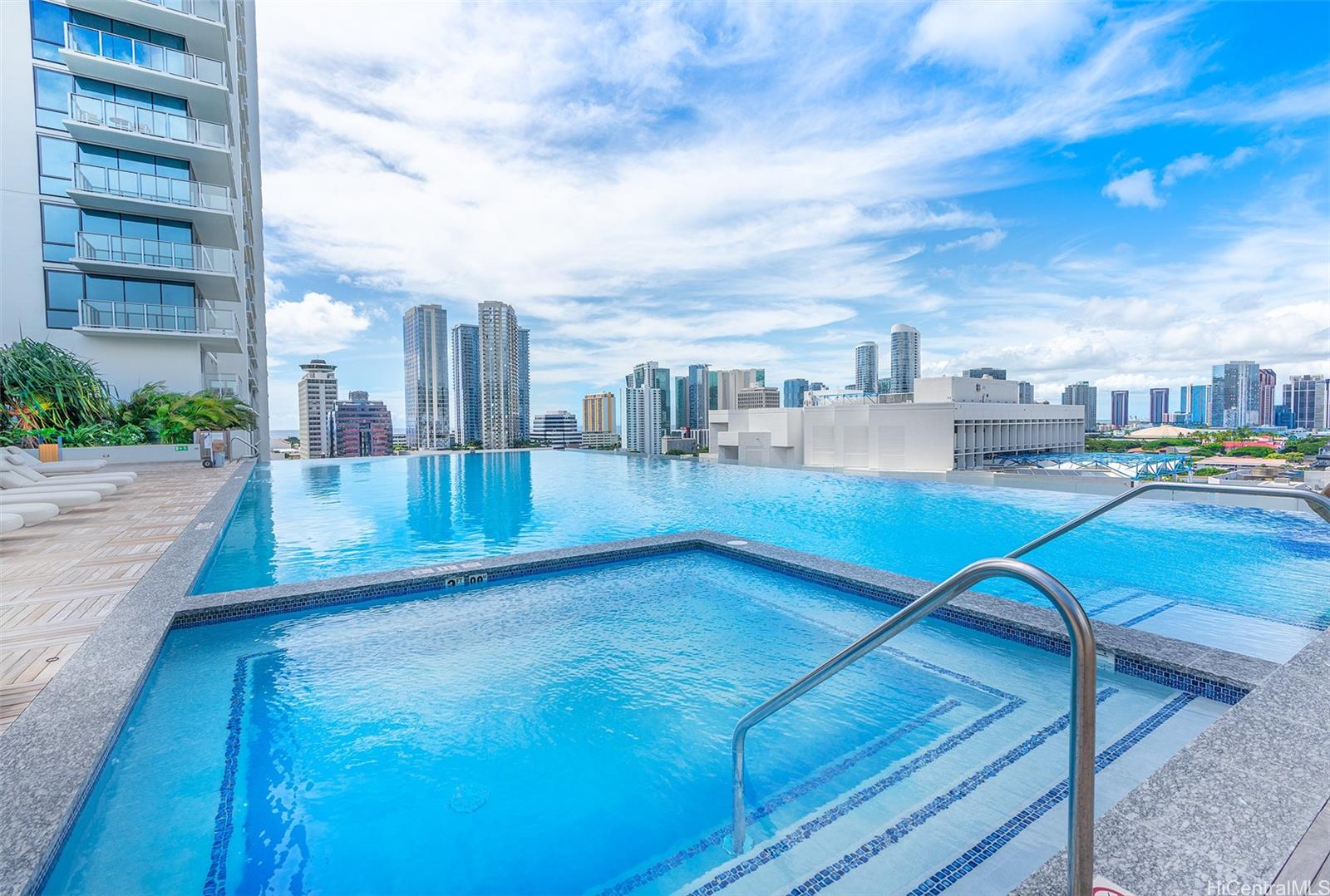 The Park on Keeaumoku condo # 3701R, Honolulu, Hawaii - photo 20 of 24