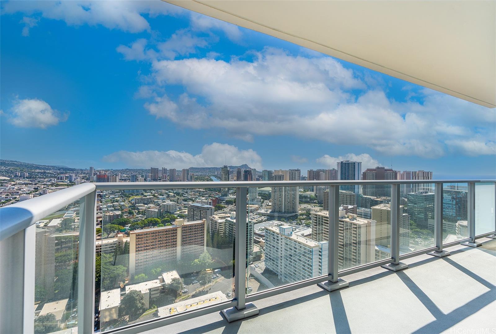 The Park on Keeaumoku condo # 3701R, Honolulu, Hawaii - photo 21 of 25