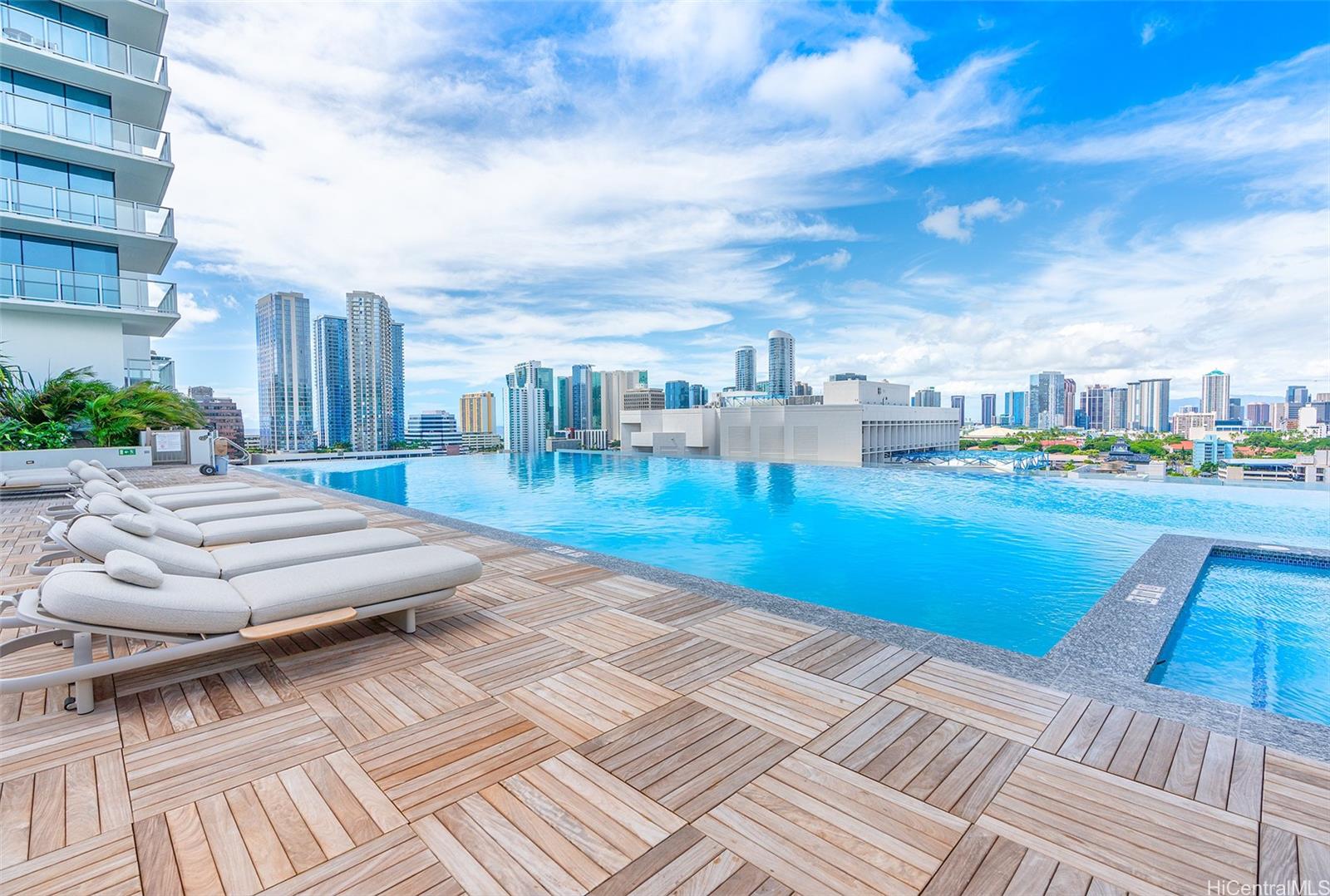 The Park on Keeaumoku condo # 3701R, Honolulu, Hawaii - photo 21 of 24