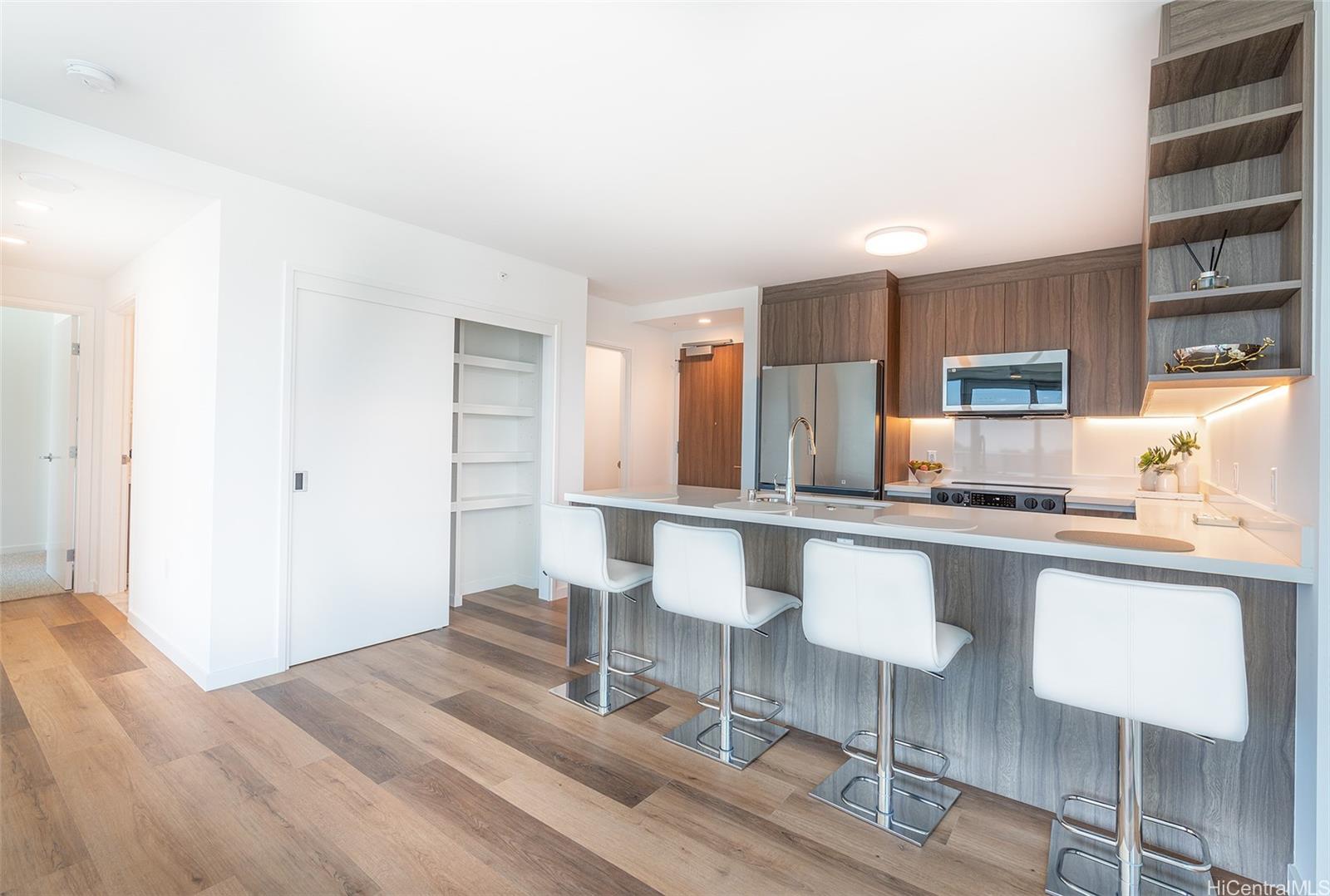 The Park on Keeaumoku condo # 3701R, Honolulu, Hawaii - photo 6 of 24