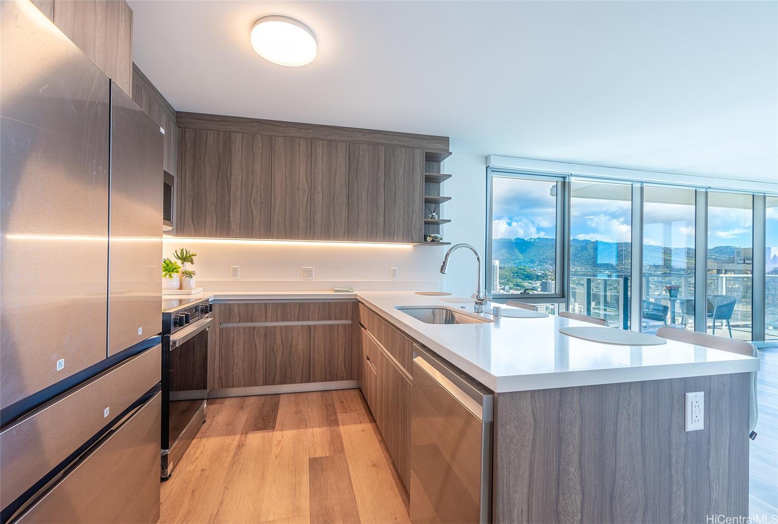 The Park on Keeaumoku condo # 3701R, Honolulu, Hawaii - photo 7 of 24