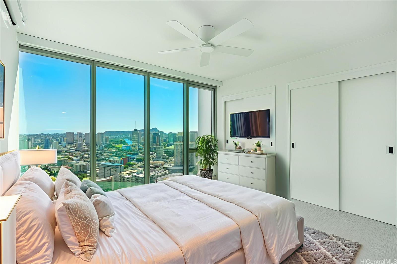 The Park on Keeaumoku condo # 3701R, Honolulu, Hawaii - photo 8 of 24