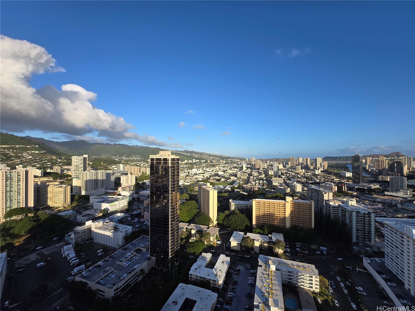 1500 Rycroft St Honolulu - Rental - photo 2 of 13