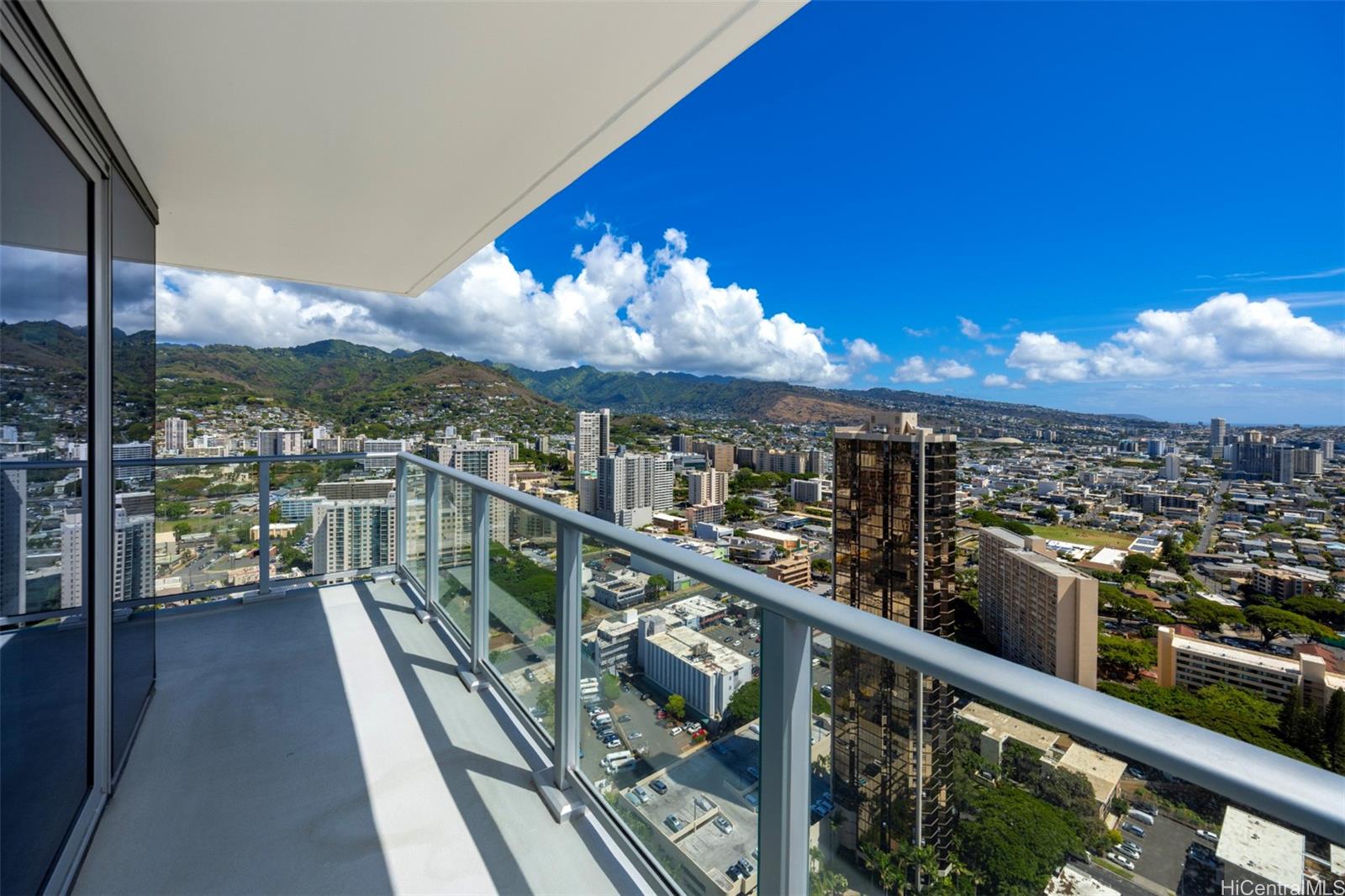 The Park on Keeaumoku condo # 3901R, Honolulu, Hawaii - photo 6 of 25