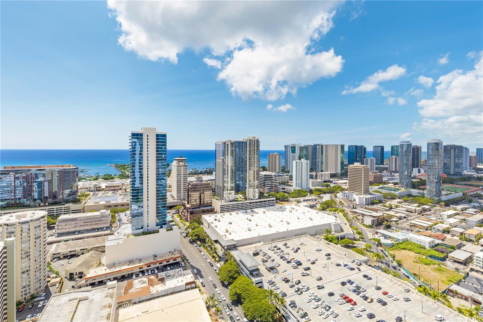 The Park on Keeaumoku condo # 3919R, Honolulu, Hawaii - photo 4 of 25
