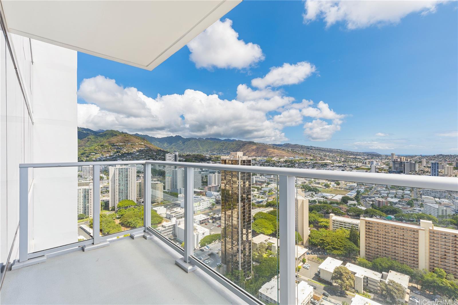 The Park on Keeaumoku condo # 3919R, Honolulu, Hawaii - photo 6 of 25