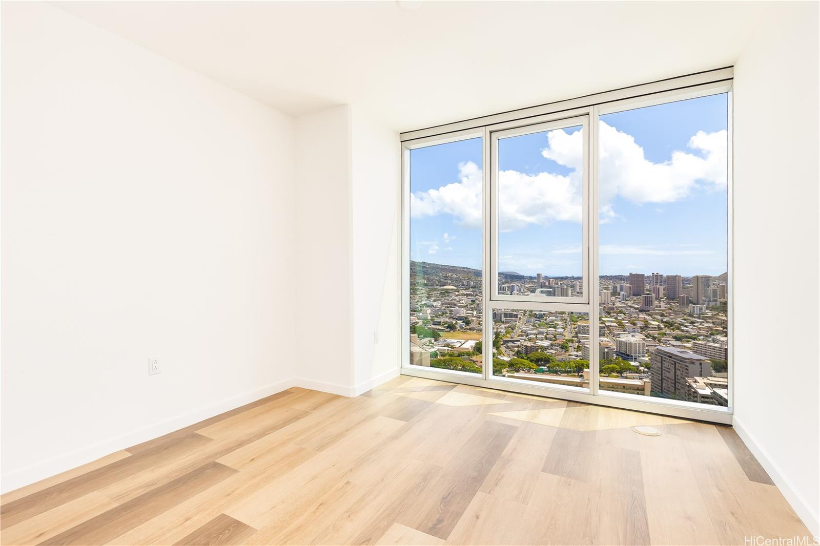 The Park on Keeaumoku condo # 3919R, Honolulu, Hawaii - photo 9 of 25