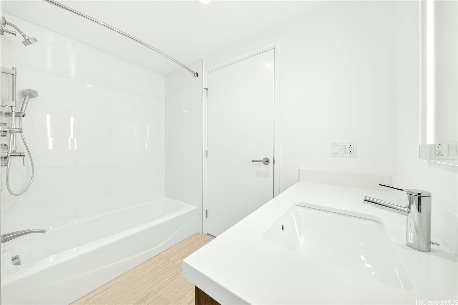 The Park on Keeaumoku condo # 4018R, Honolulu, Hawaii - photo 15 of 25