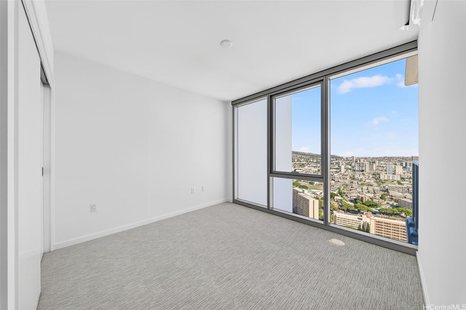 1500 Rycroft Street Honolulu - Rental - photo 6 of 25