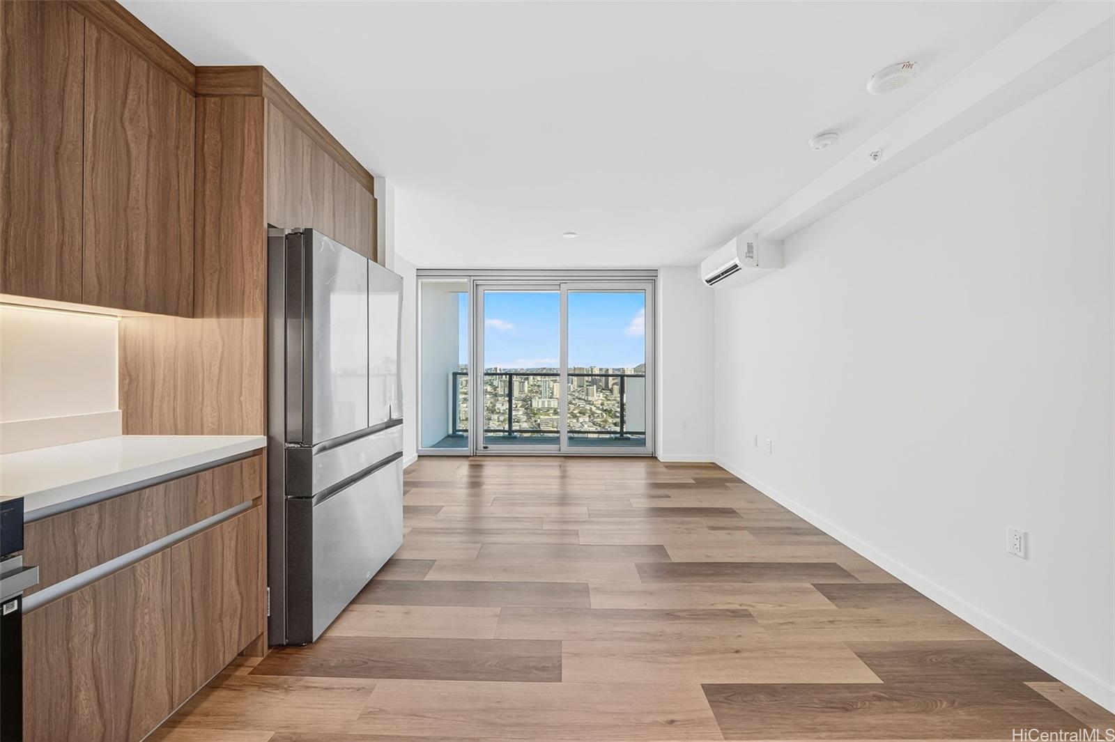 1500 Rycroft Street Honolulu - Rental - photo 2 of 25