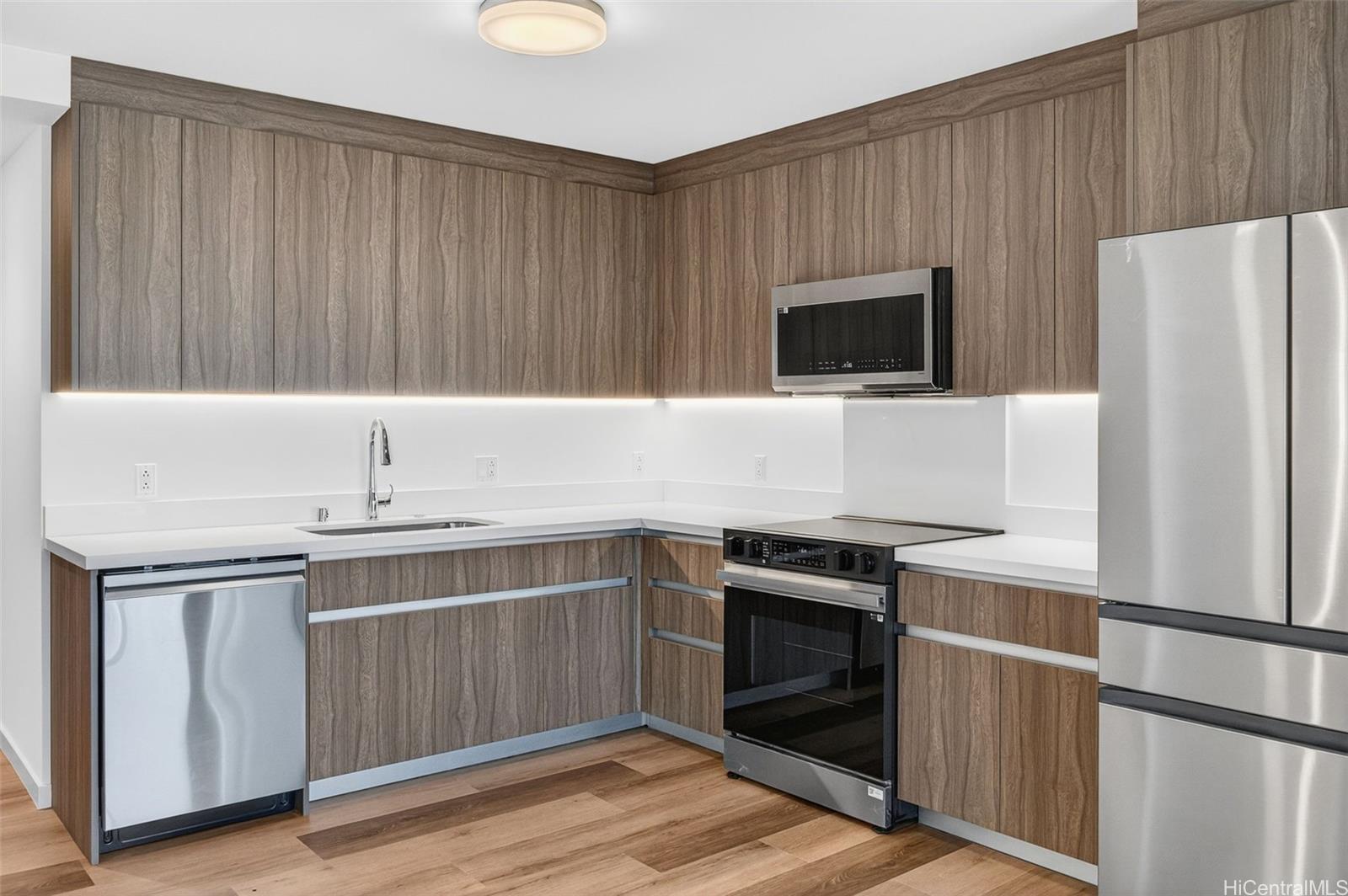 1500 Rycroft Street Honolulu - Rental - photo 4 of 25