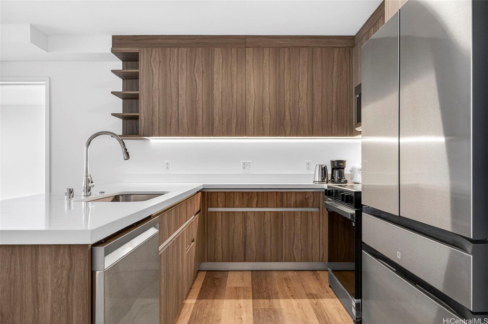 1500 Rycroft St Honolulu - Rental - photo 2 of 25