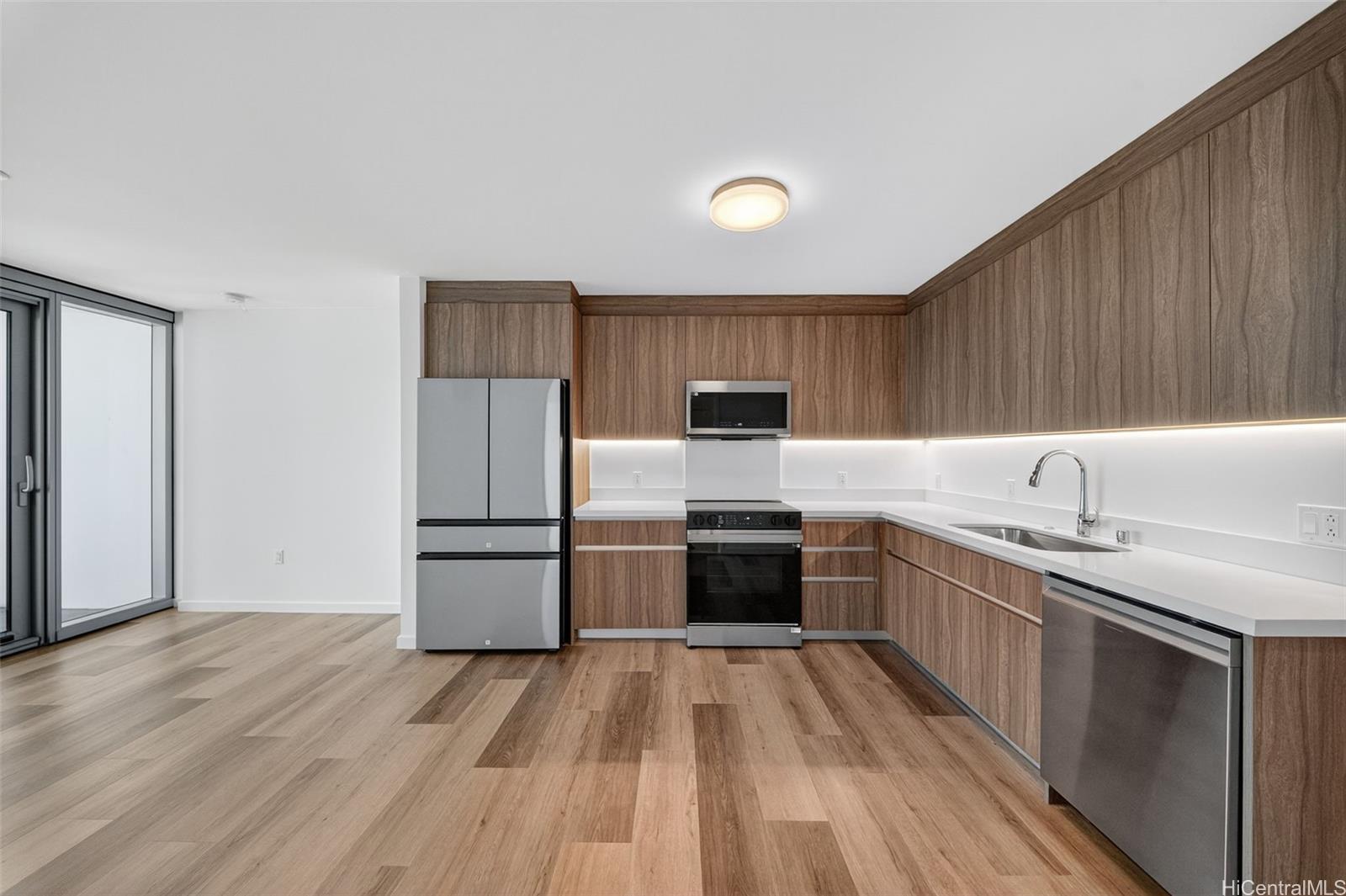 1500 Rycroft St Honolulu - Rental - photo 6 of 25