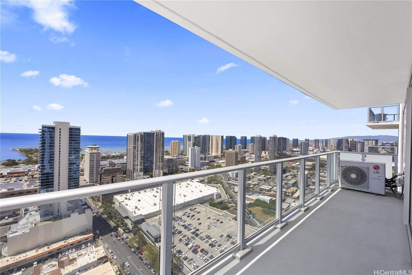 1500 Rycroft Street Honolulu - Rental - photo 13 of 19