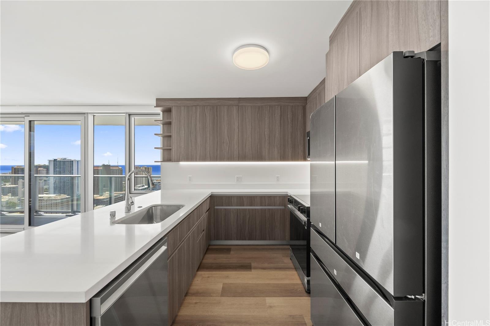 1500 Rycroft Street Honolulu - Rental - photo 8 of 19