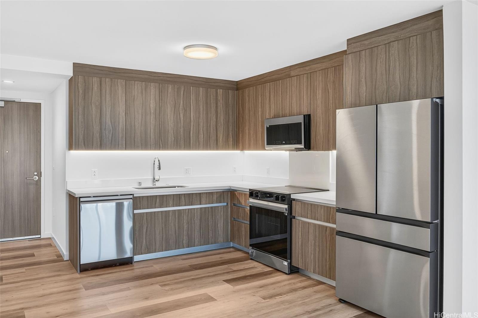 1500 Rycroft St Honolulu - Rental - photo 4 of 21