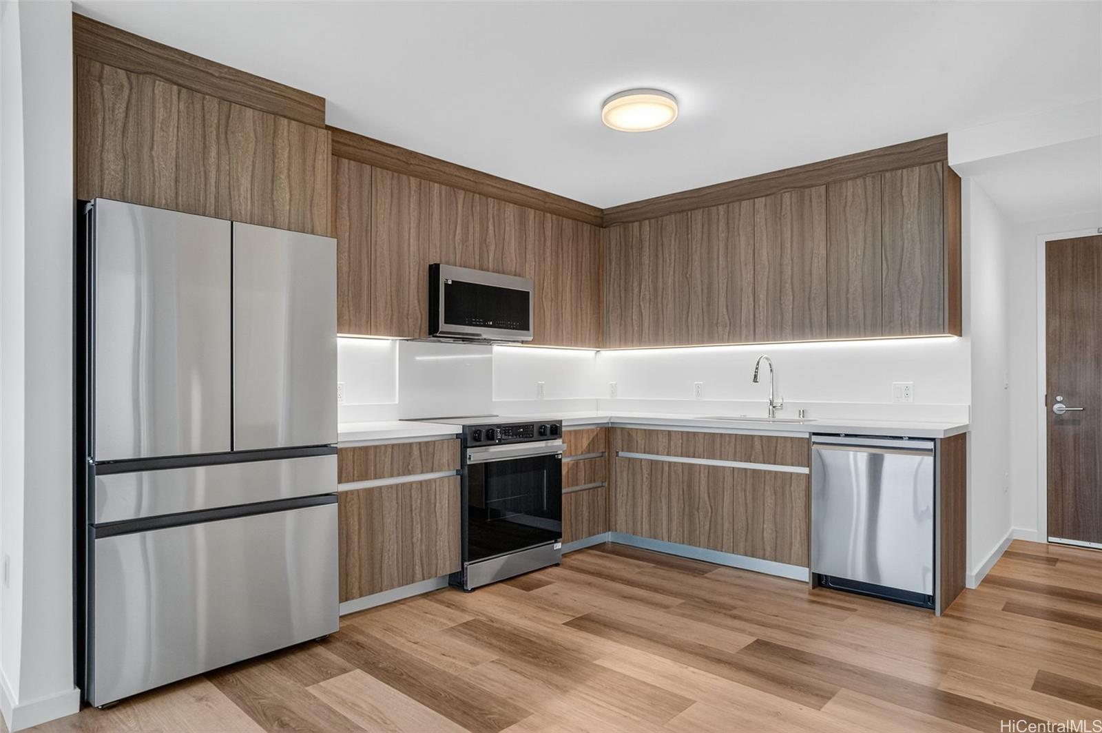 1500 Rycroft St Honolulu - Rental - photo 4 of 25