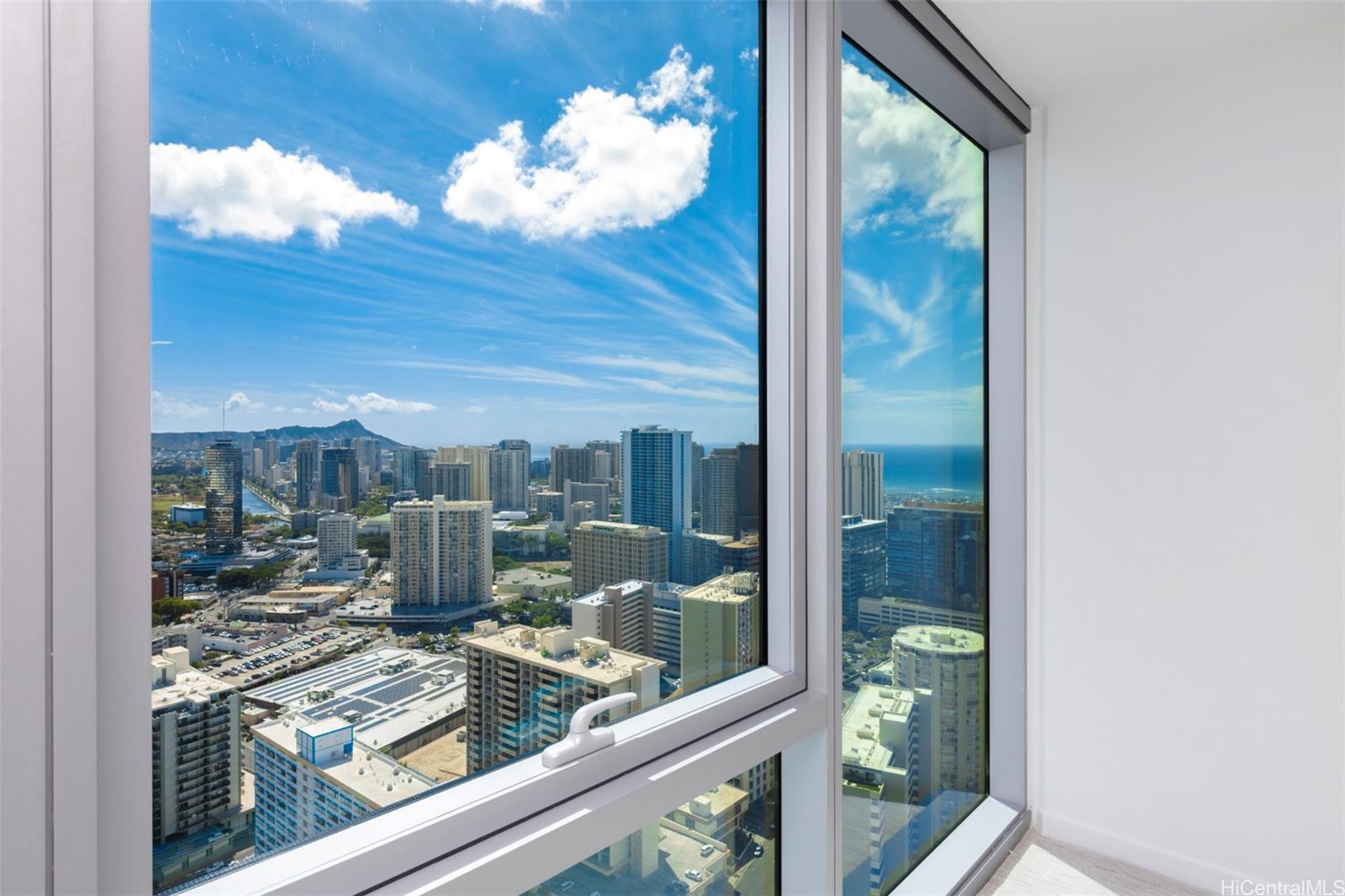 The Park on Keeaumoku condo # 4319R, Honolulu, Hawaii - photo 14 of 25