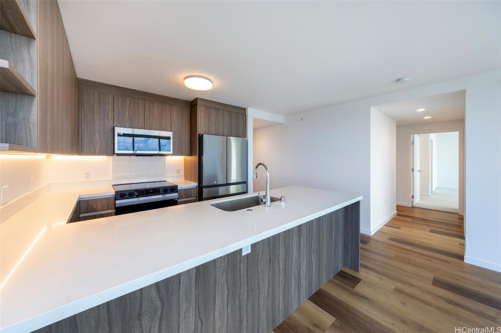 The Park on Keeaumoku condo # 4319R, Honolulu, Hawaii - photo 3 of 25