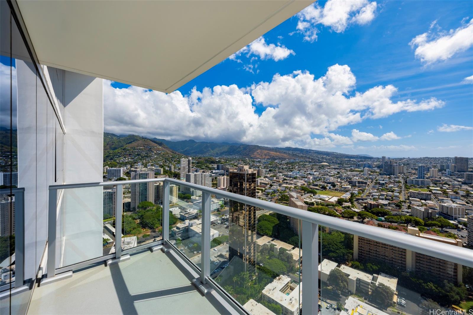 The Park on Keeaumoku condo # 4319R, Honolulu, Hawaii - photo 9 of 25