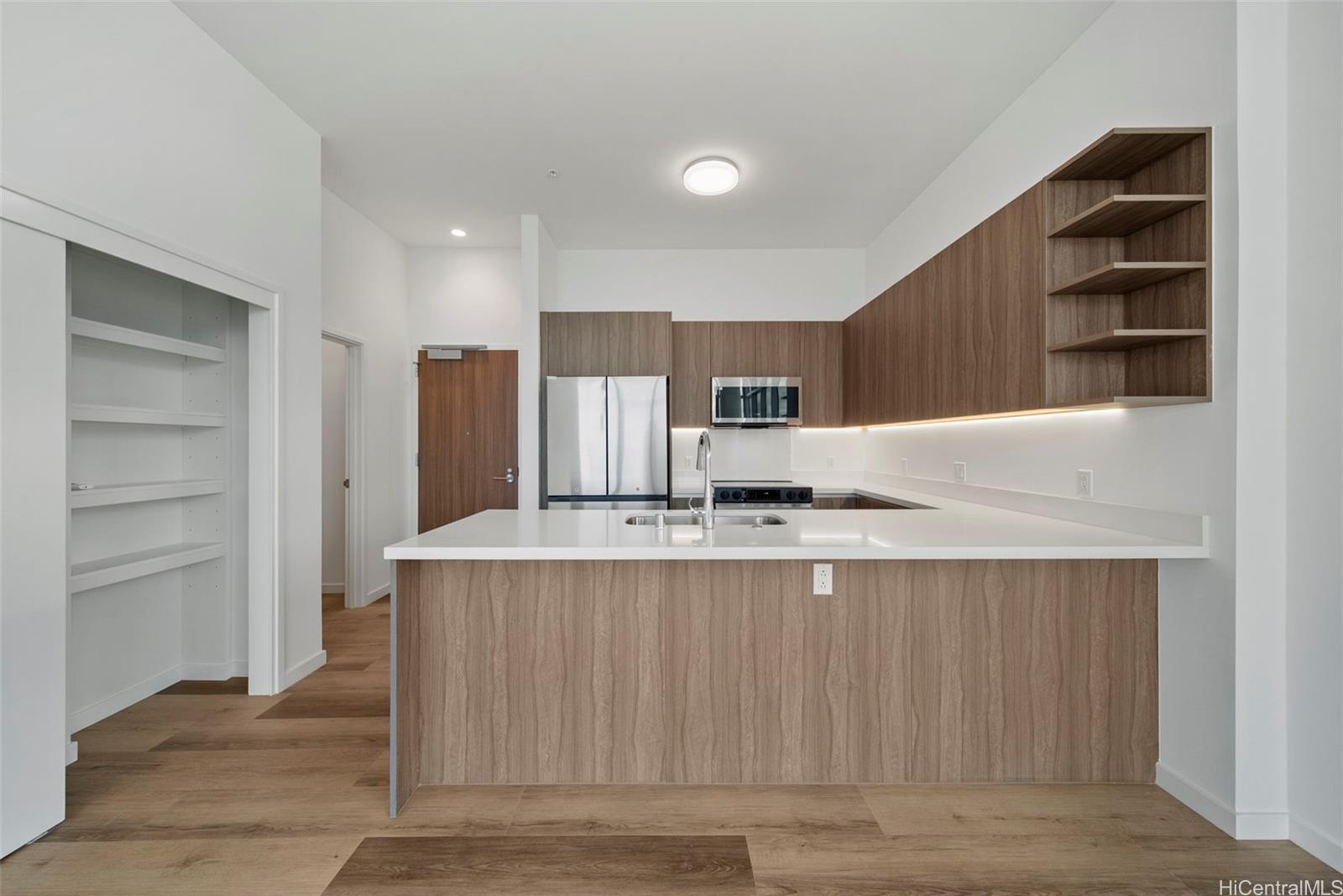 1500 Rycroft St Honolulu - Rental - photo 4 of 25