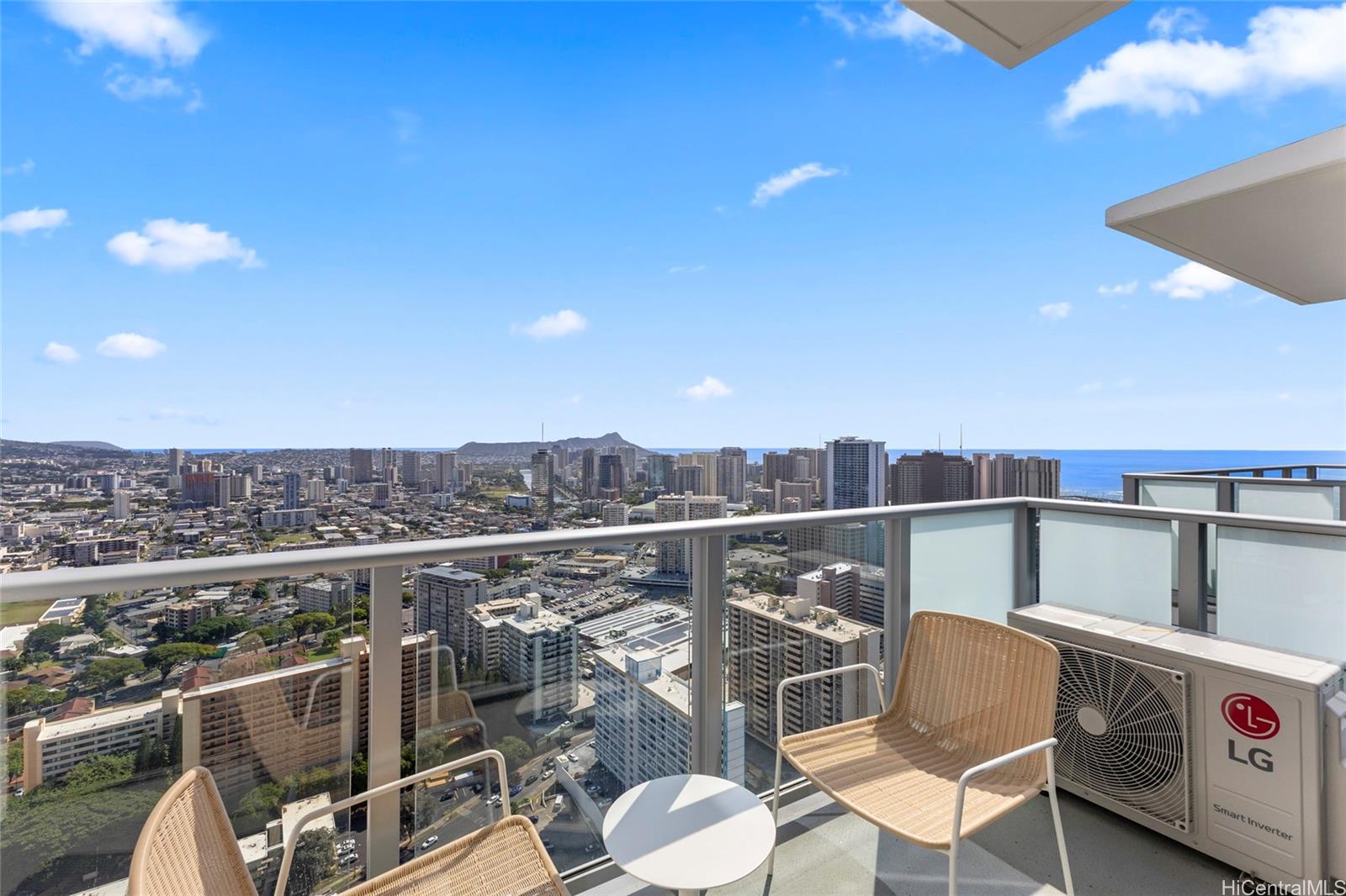 The Park on Keeaumoku condo # 4405R, Honolulu, Hawaii - photo 3 of 23