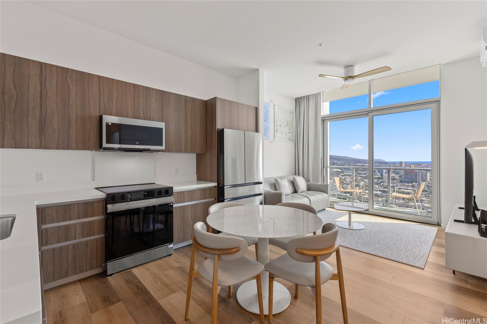 The Park on Keeaumoku condo # 4405R, Honolulu, Hawaii - photo 4 of 23