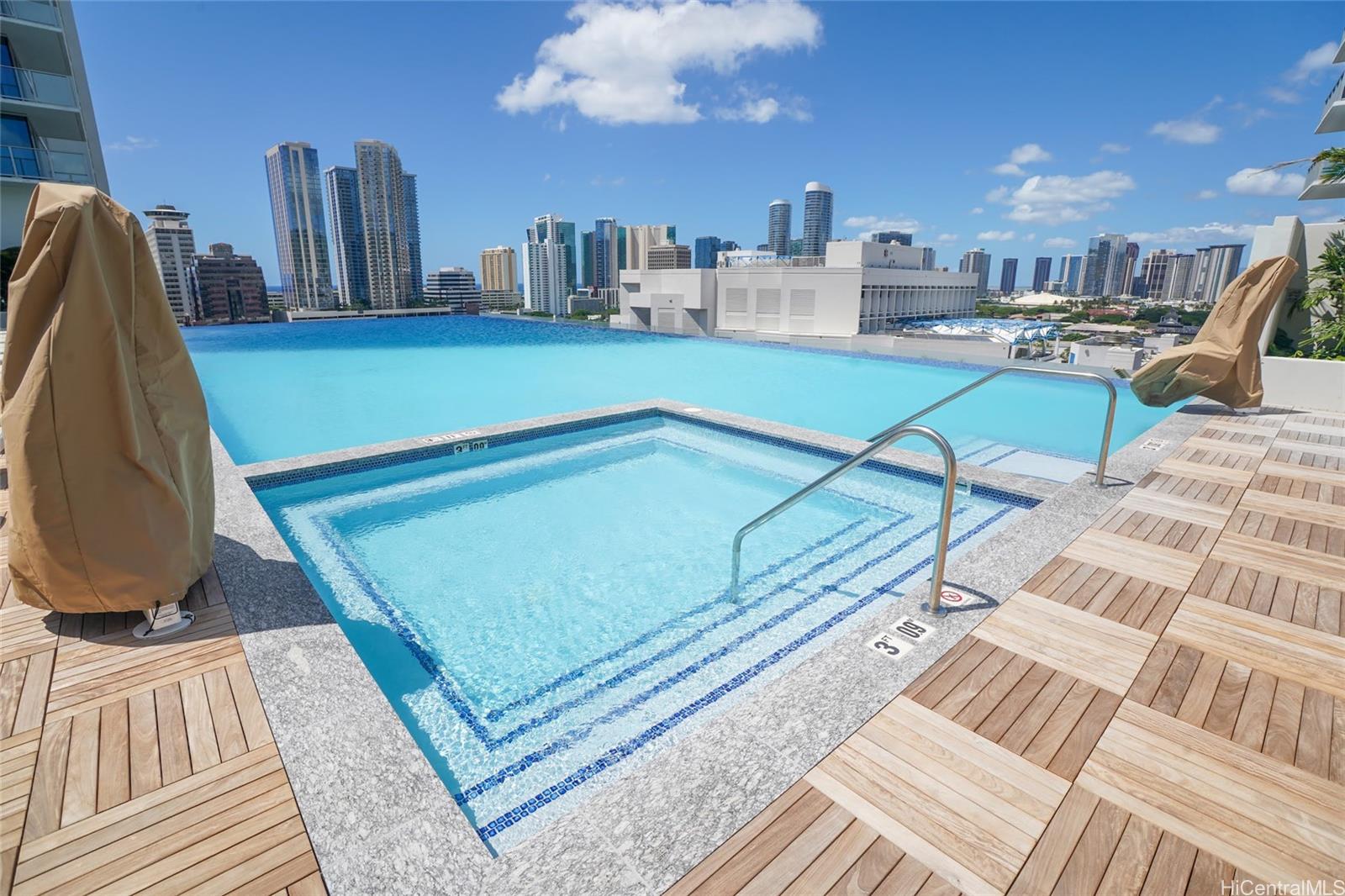 The Park on Keeaumoku condo # 808R, Honolulu, Hawaii - photo 7 of 15