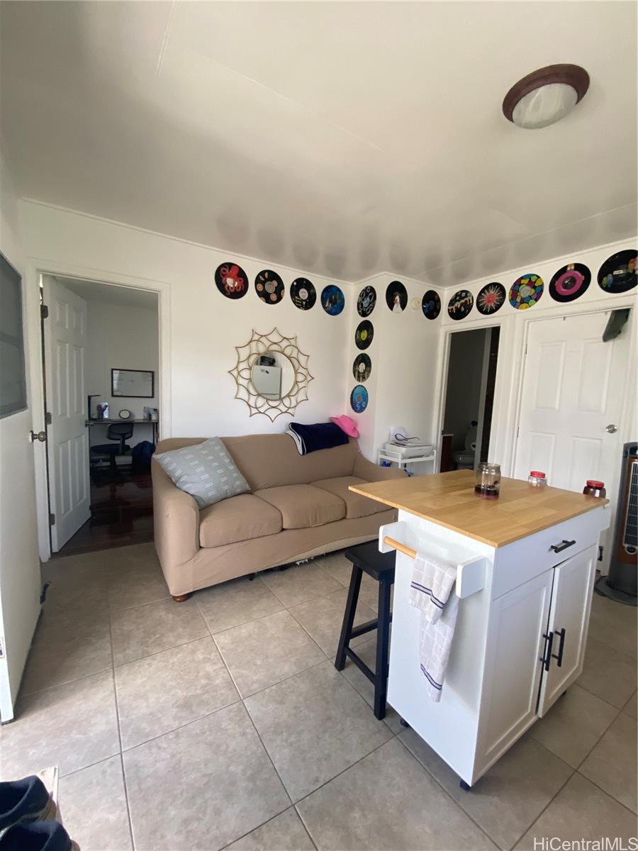 1504  Dominis Street Makiki Area, Honolulu home - photo 3 of 25